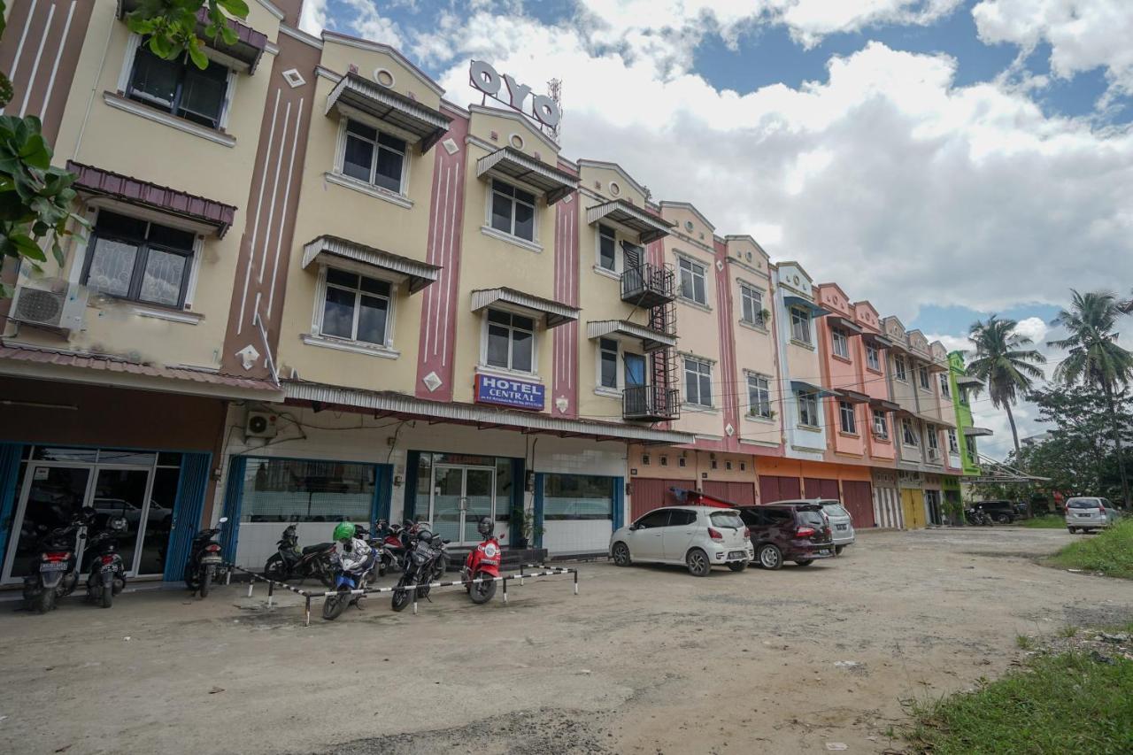 Oyo 448 Hotel Central Palembang Exterior photo