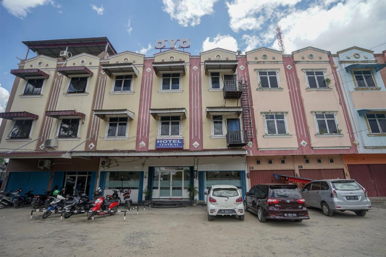 Oyo 448 Hotel Central Palembang Exterior photo